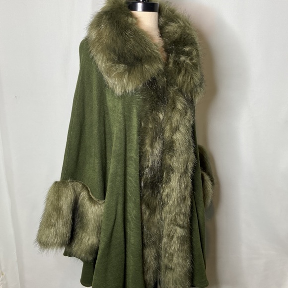 Fashion Sweetz Green Faux Fur Shawl Poncho XL - Picture 6 of 7